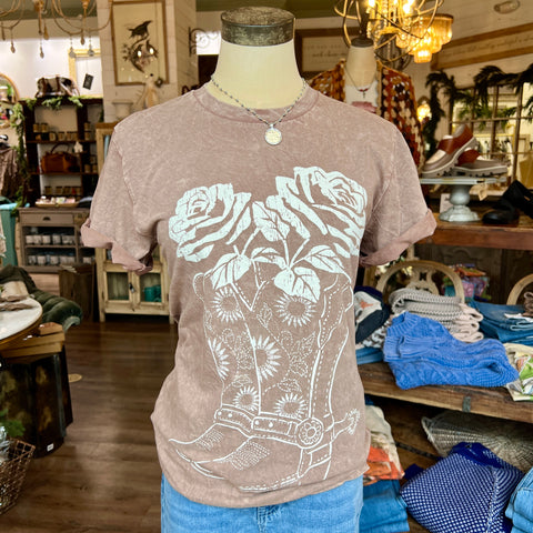 Boots/Roses Tee - Mocha