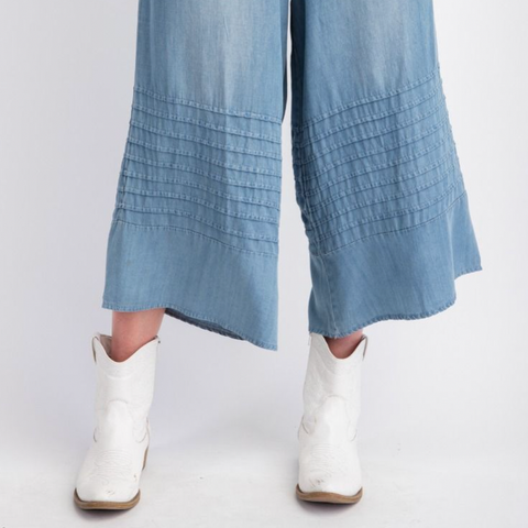 Chambray Wide Leg Capri Pant